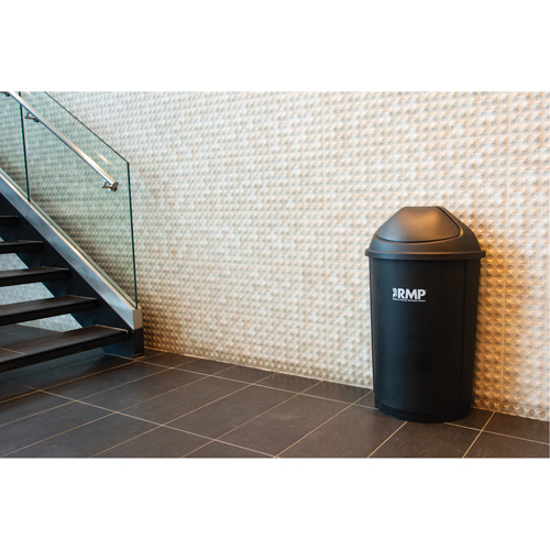Poubelle demi-ronde, Poly&eacute;thyl&egrave;ne, 21 gal. US Groupe Generik