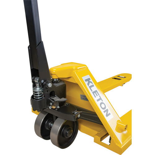 Transpalette &agrave; roues en acier, Acier, 48" lo x 27" la, Capacit&eacute; 5500 lb Groupe Generik