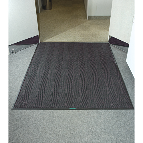 Waterhog&reg; Eco Elite Matting, Wiper/Scraper, 4' x 6' x 3/8", Grey Ash Groupe Generik