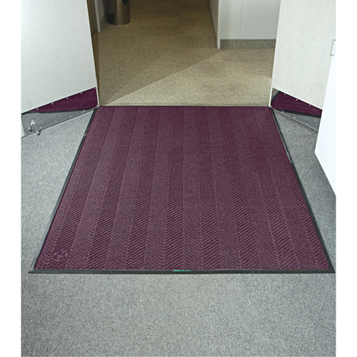 Waterhog&reg; Eco Elite Matting, Wiper/Scraper, 4' x 6' x 3/8", Maroon Groupe Generik
