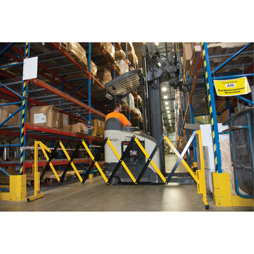 Expandable Barrier, 37" H x 11' L, Black/Yellow Groupe Generik