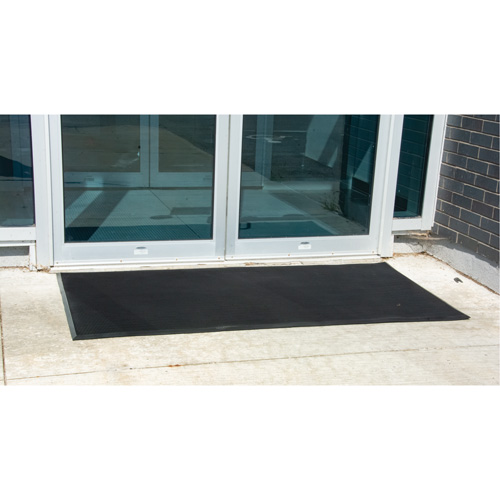Tapis d'entr&eacute;e ext&eacute;rieure, Caoutchouc, Grattoir Type, Motif Textur&eacute;, 2' x 2-2/3', Noir Groupe Generik