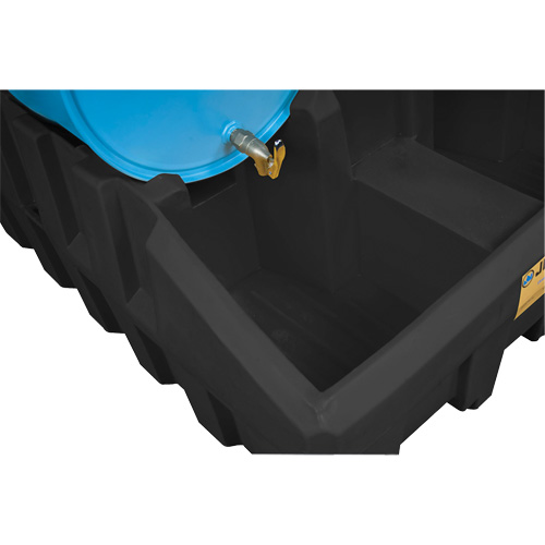 Porte-barils pour gestion de la distribution EcoPolyBlend, 59" lo x 49" la x 26" ha, 66 gal. US Capacit&eacute; Groupe Generik