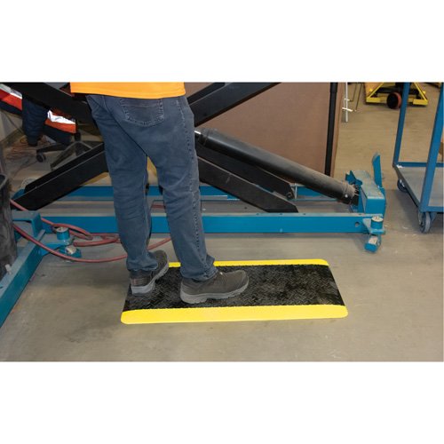 Anti-Fatigue Matting, Diamond, 1-2/3' x 3-1/4' x 3/4", Black/Yellow, Polyurethane Groupe Generik