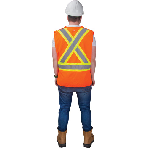Veste d'arpenteur haute visibilit&eacute; conforme &agrave; la CSA, Orange haute visibilit&eacute;, Moyen, Polyester Groupe Generik