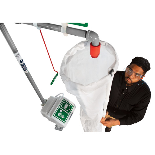 Trousse d'analyse de douche de s&eacute;curit&eacute; avec seau et manchon de douche Groupe Generik