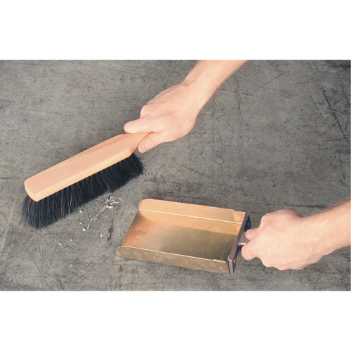 Dust Pan, Metal Groupe Generik