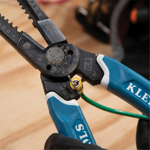 Klein-Kurve&reg; Heavy-Duty Wire Stripper, Cutter & Crimper Multi-Tool, 8-1/4" L, 8 - 20 AWG Groupe Generik