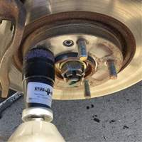 STUD KLEEN Impact-Driven Hub, Stud & Wheel Cleaning Tool Groupe Generik