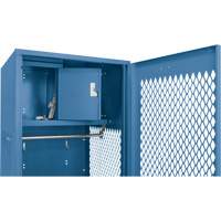 Casier pour &eacute;quipement avec porte, Acier, 24" la x 18" p x 72" h, Bleu fonc&eacute; Groupe Generik