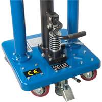 Table de travail hydraulique, 18'' lo x 18'' la, Acier, Capacit&eacute; 500 lb Groupe Generik