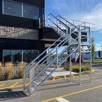 Escalier Smartstairs t&eacute;lescopique &agrave; 3-5 marches en aluminium Groupe Generik