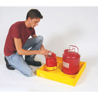 Flexible Ultra-Utility Tray, 12" lo x 12" la x 4,8" h, Cap. de d&eacute;versement 1,5 gal. US Groupe Generik