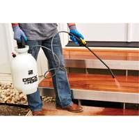 Vaporisateur universel Deck & Home, 2 gal. (9 L), Poly&eacute;thyl&egrave;ne, Lance de 15" Groupe Generik