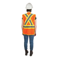 Veste d'arpenteur haute visibilit&eacute;, conforme &agrave; la CSA, Orange haute visibilit&eacute;, Moyen, Polyester Groupe Generik