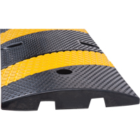 Speed Bump, Rubber, 6' L x 11-3/4" W x 2" H Groupe Generik