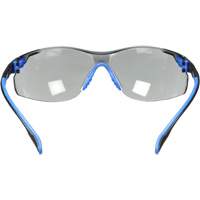 Lunettes de s&eacute;curit&eacute; Solus avec lentilles Scotchgard, Lentille Grise/fum&eacute;e, Antibu&eacute;e, R&eacute;pond ou surpasse la norme CSA Z94.3 Groupe Generik