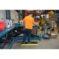 Tapis antifatigue, Losange, 1-2/3' x 3-1/4' x 3/4", Noir/Jaune, Polyur&eacute;thane Groupe Generik