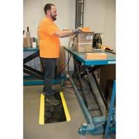 Tapis antifatigue, Losange, 1-2/3' x 3-1/4' x 3/4", Noir/Jaune, Polyur&eacute;thane Groupe Generik