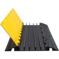 Protecteur de c&acirc;bles en polyur&eacute;thane, 5 canaux, 35,43" lo x 19,69" la x 2" h Groupe Generik