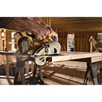 Scie circulaire sans balai Flexvolt Max avec frein &eacute;lectrique (outil seulement), 7-1/4", 60 V Groupe Generik