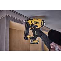 XR&reg; Cordless 18Ga Brad Nailer, 20 V, Lithium-Ion Groupe Generik